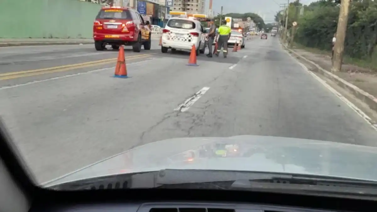 Homem morre em acidente com caminhão na Av. Sebastião Gualberto