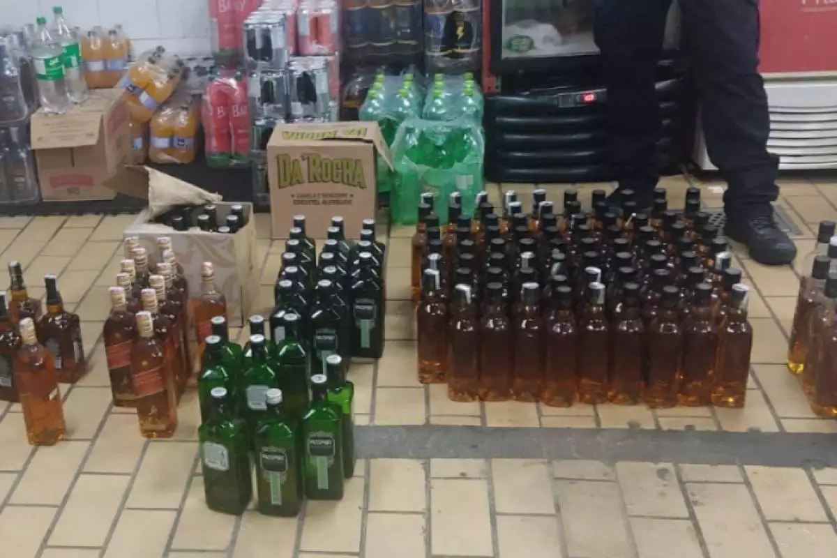 Bebidas suspeitas de causar intoxicação são recolhidas em boate de SJC
