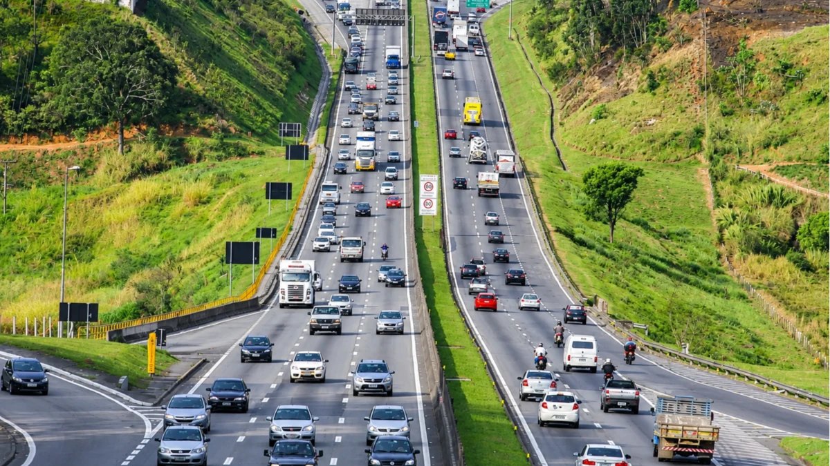 Veja os horários de pico nas rodovias do Vale na volta do feriado