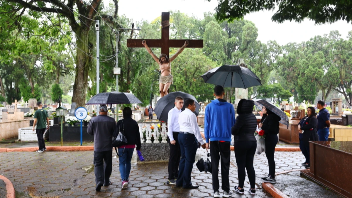 Dia de Finados terá missas e reforço na segurança nos cemitérios municipais