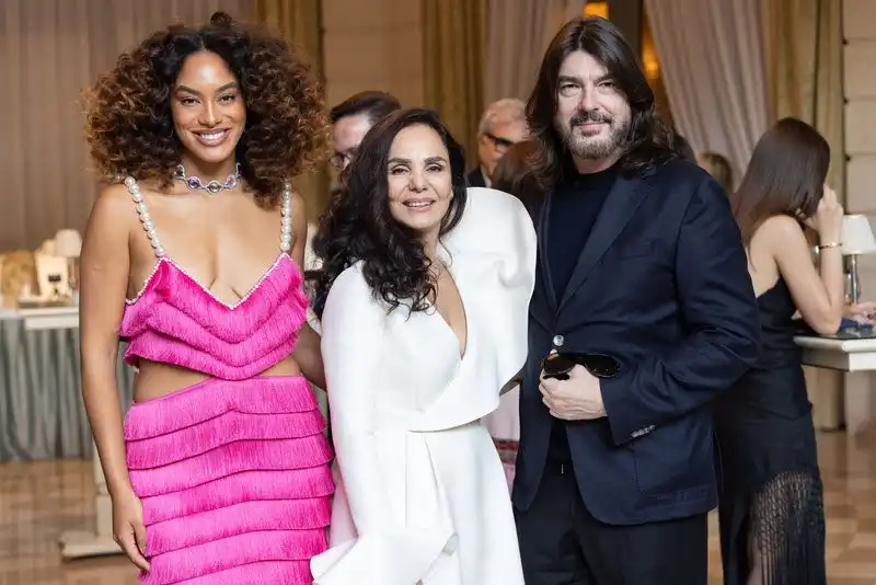 Cris Porto celebra a chegada da marca no Ritz Paris