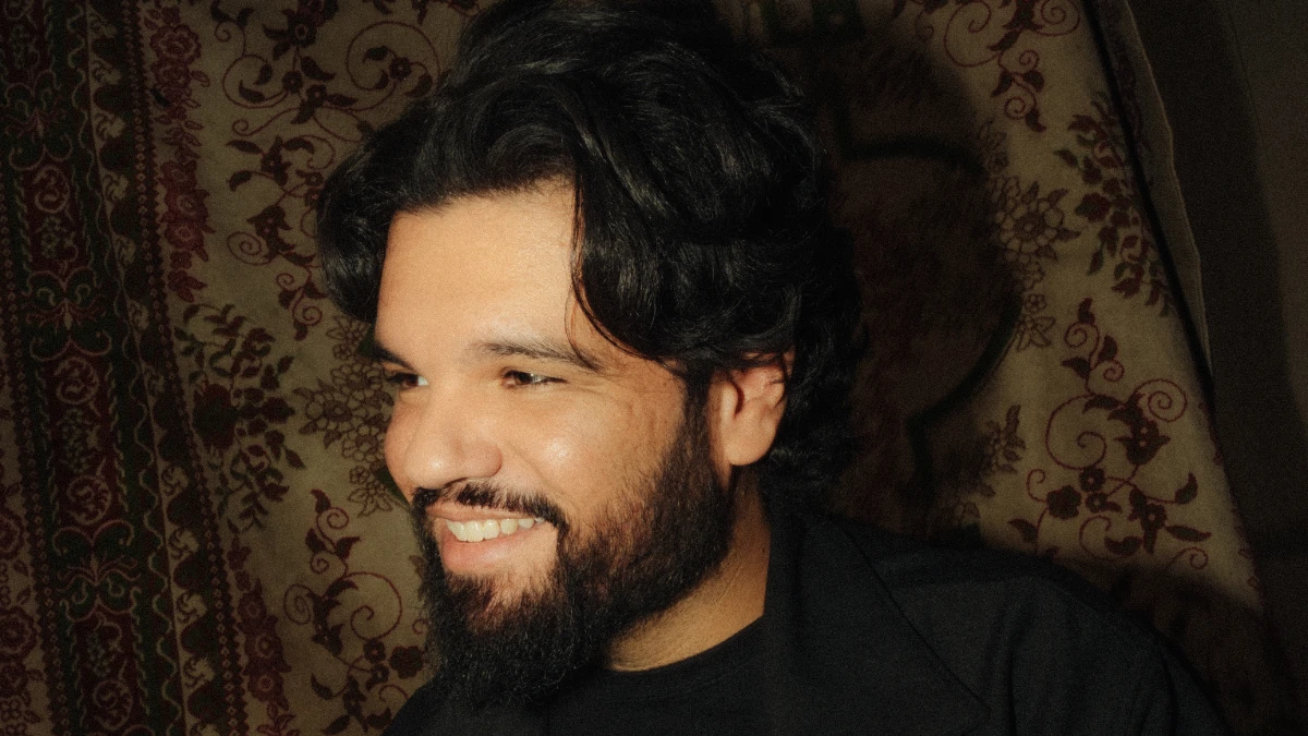 Cantor e compositor joseense Matheus Reis lança o espetáculo "BREU" com show e gravação ao vivo no Teatro Colinas