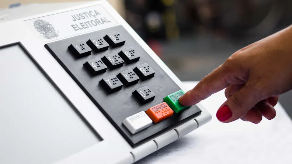 TSE garante transporte gratuito para eleitores com deficiência irem votar