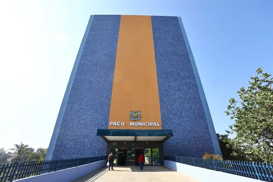 Prefeitura faz PIX para pagar dívida de empresa terceirizada com funcionários