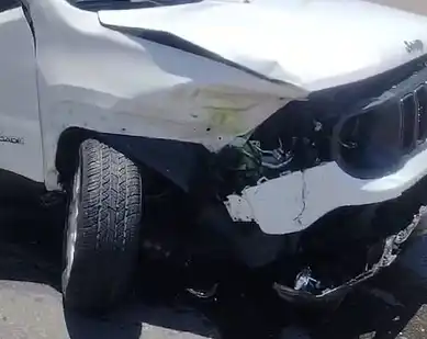 Carros colidem na Zona Leste de São José