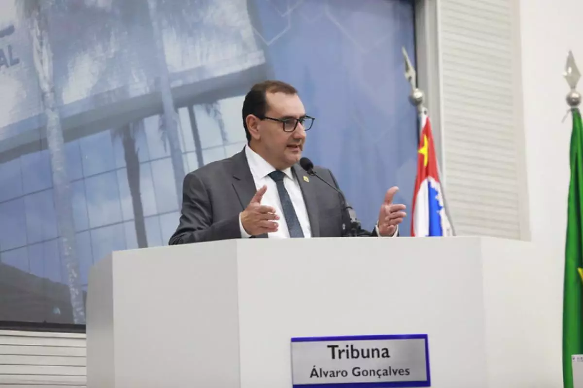 Prefeitos e vereadores eleitos tomam posse nas cidades do Vale do Paraíba