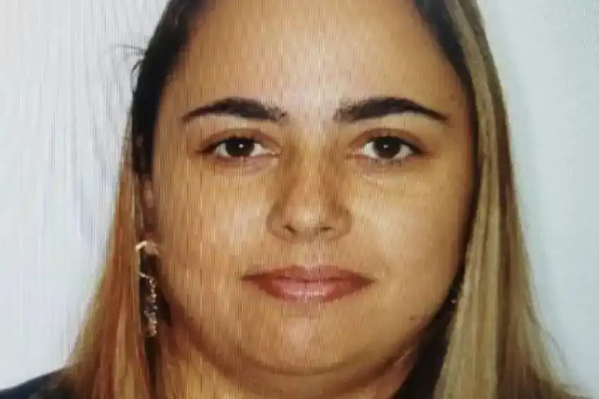 Mulher é encontrada morta dentro de casa em São José