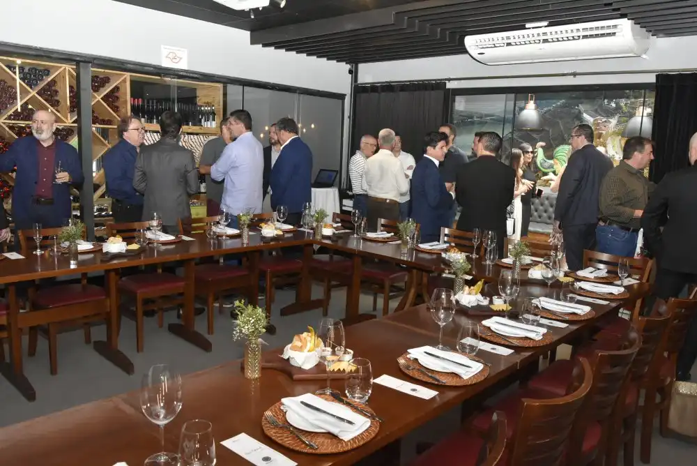 Record celebra 70 anos no ar e reúne empresários do Vale do Paraíba
