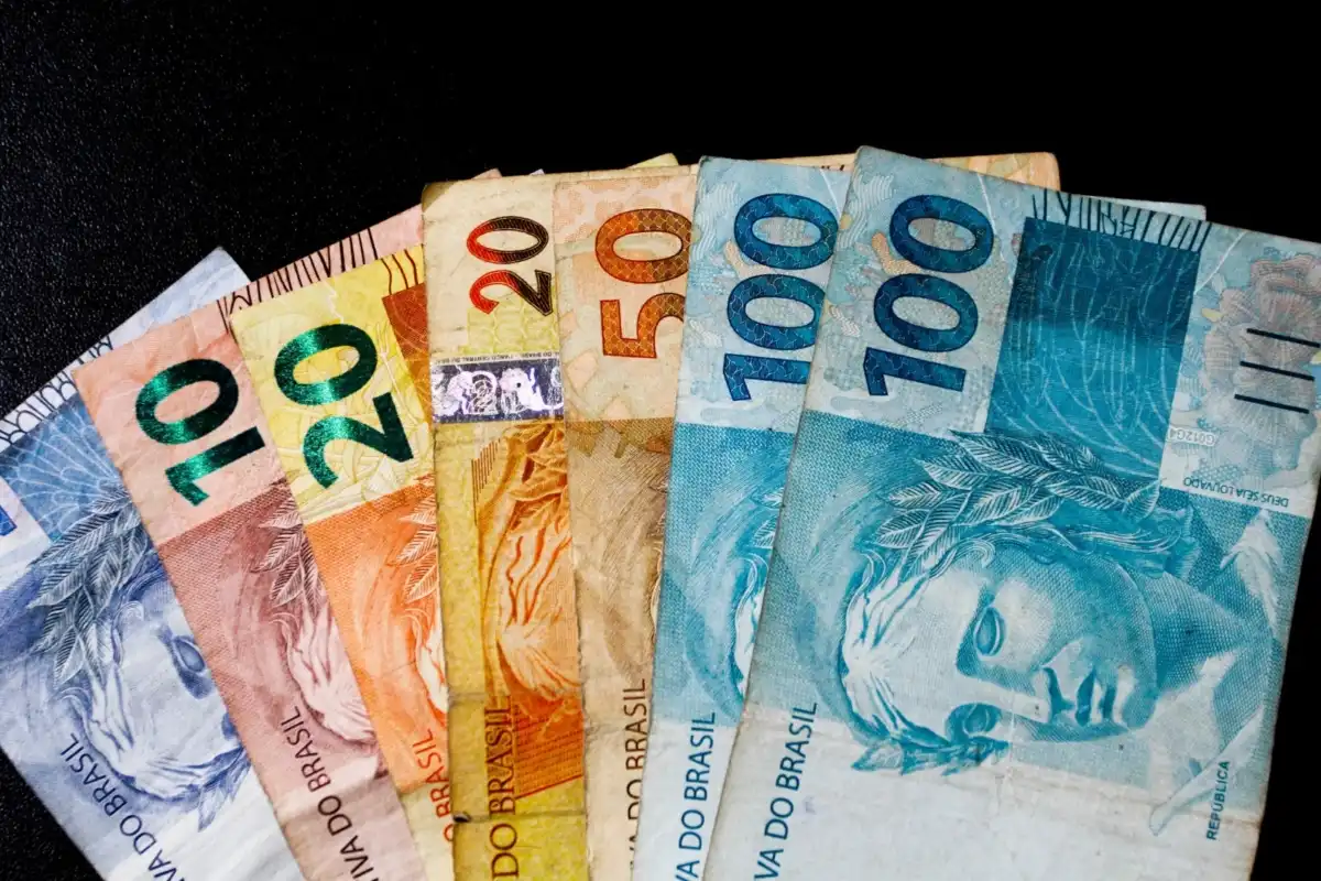 Brasil: notas antigas do real sairão de circulação
