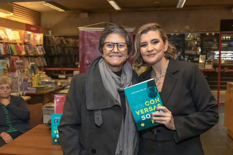 Adriana Del Re lança Livro sobre MPB