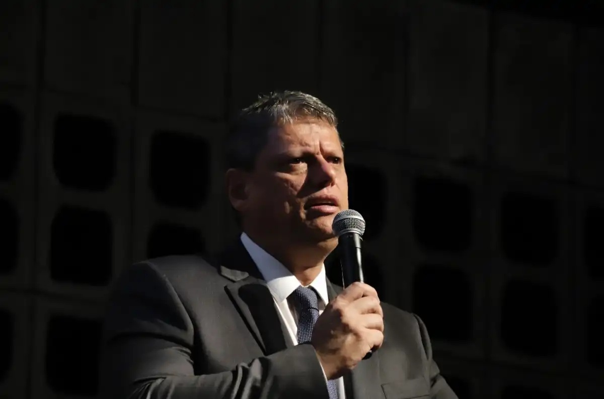 Governo de SP usa vídeo do MBL e texto do Brasil Paralelo em material didático