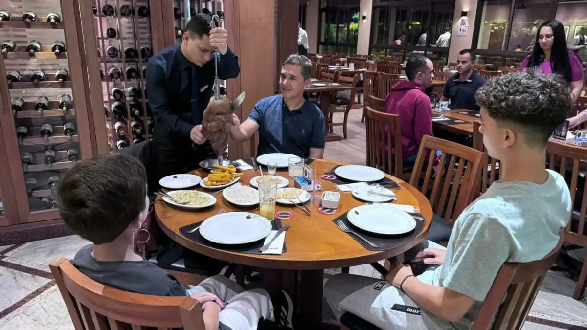 Churrascaria Estância convida as famílias de SJC para celebrar o Dia dos Pais