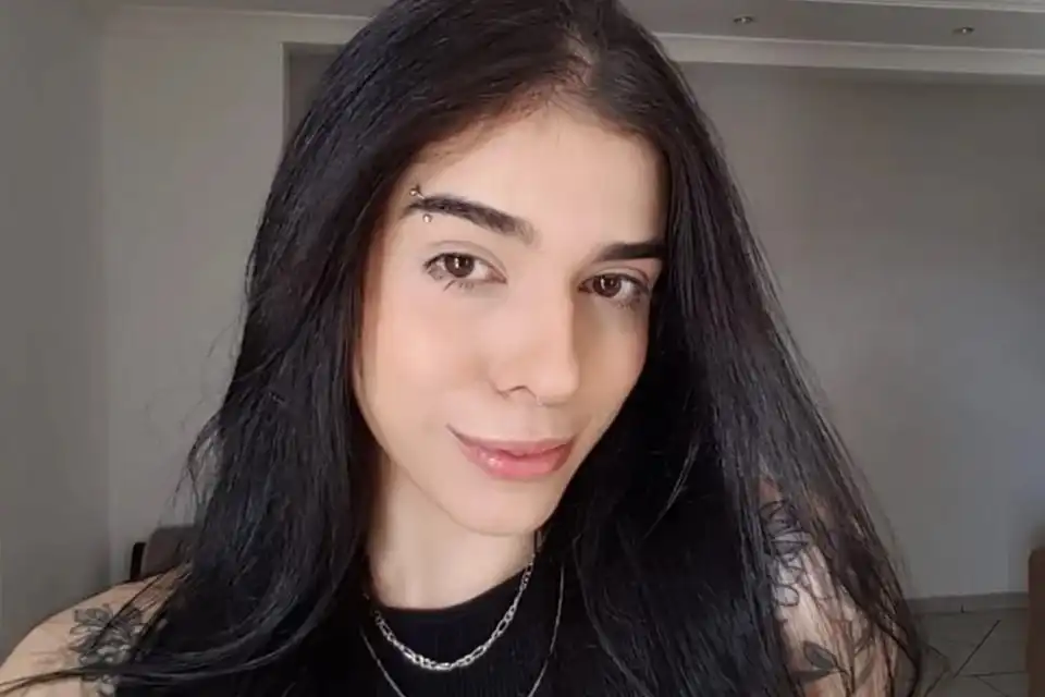 Jovem que cheirou pimenta recebe alta do hospital após 5 meses