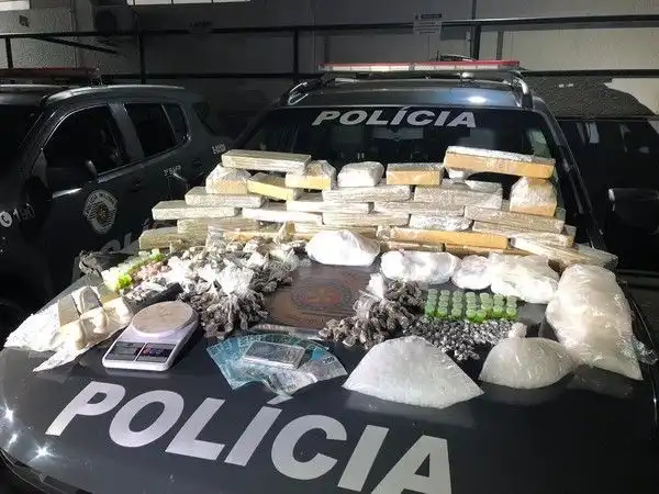 Polícia Militar prende homem com grande quantidade de drogas no Banhado