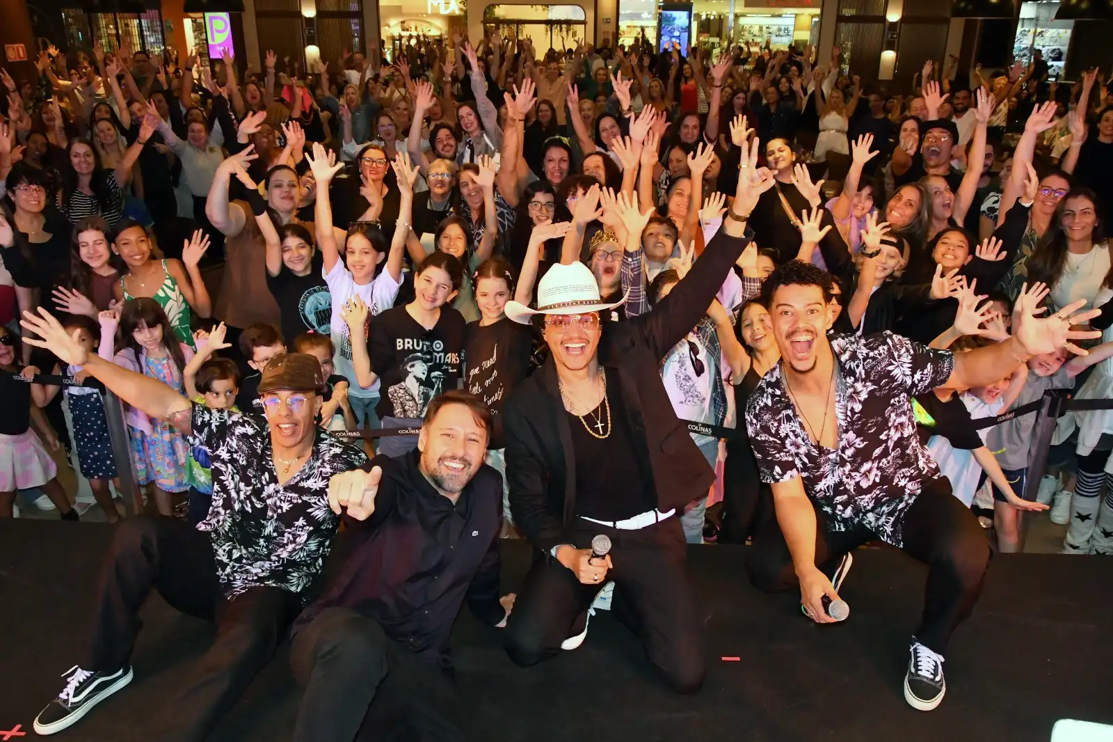 Colinas Shopping comemora 29 anos com show especial de Johnny Matos, cover do Bruno Mars