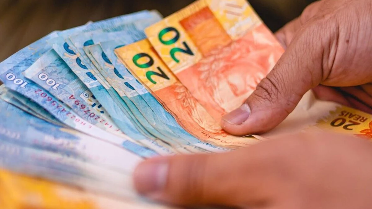 69% dos brasileiros dizem que renda aumentou no último ano, aponta Quaest