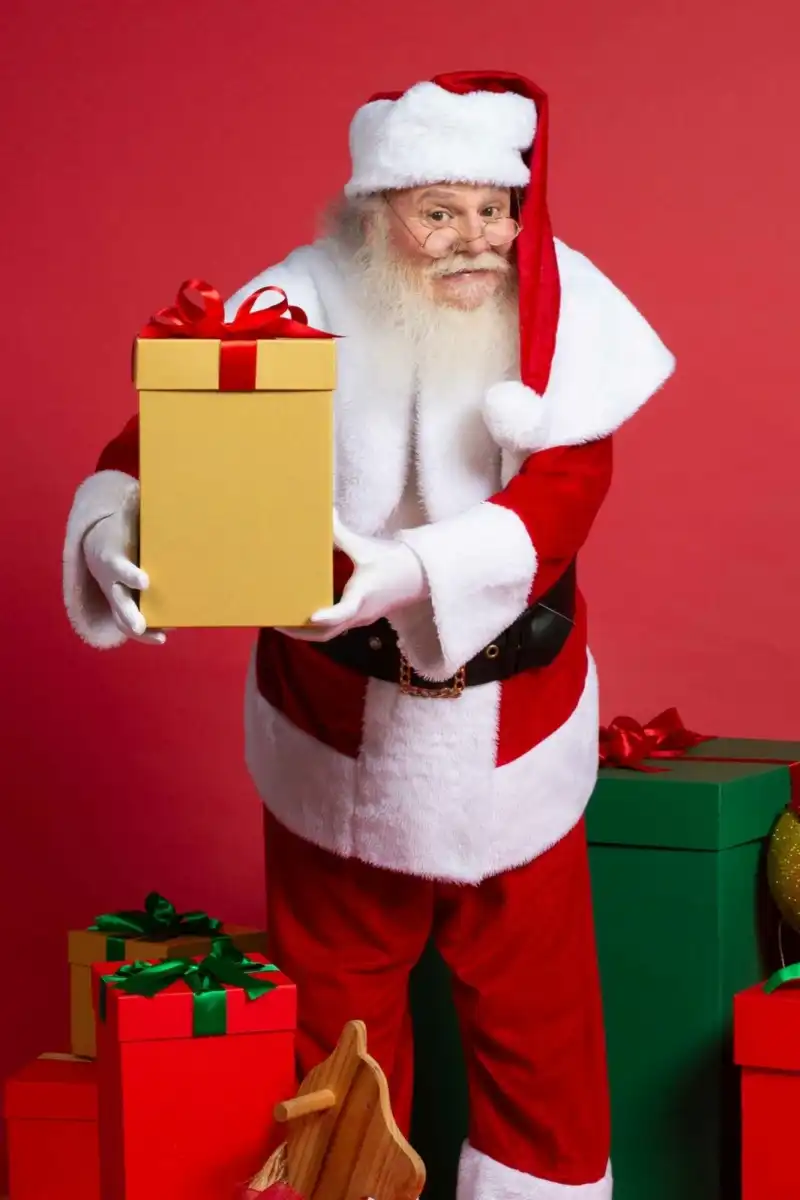 Papai Noel chegará em shopping com recepção de coral e cantores do The Voice