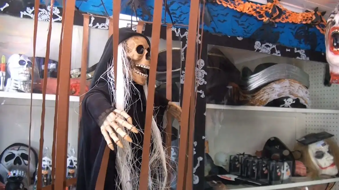Halloween movimenta o comércio de decorações, fantasias e doces da região