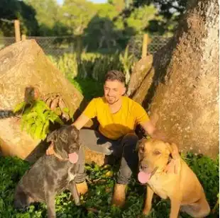 Jovem estudante goiano desenvolve técnica de como educar cães 