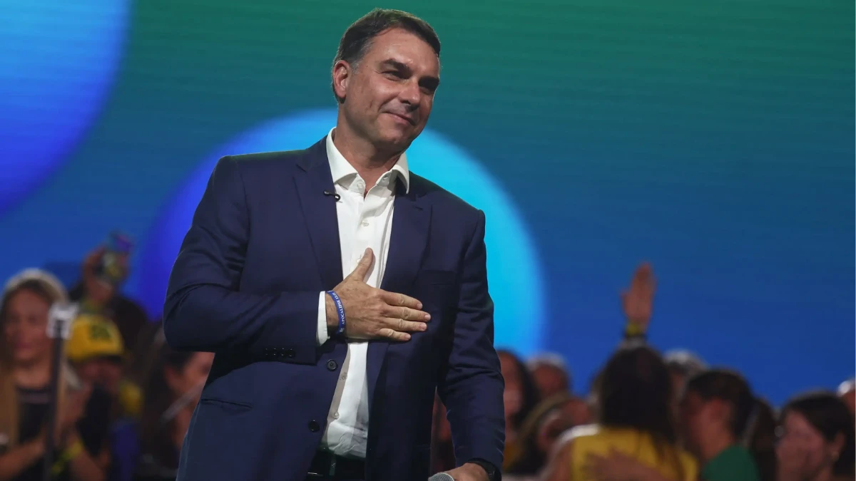 Derrota de Flávio Bolsonaro freia expansão de Trump na América Latina