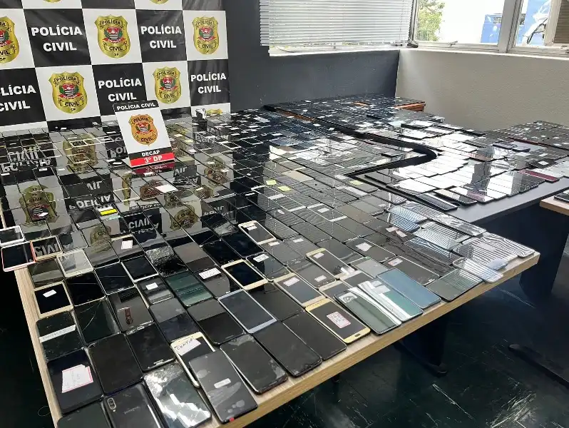 Polícia Civil faz operação contra receptadores de celulares roubados