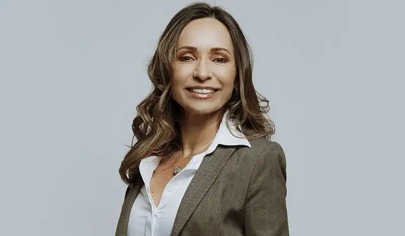 Dra. Claudia Veneziani realiza palestra “Como dar segurança ao seu negócio com bons contratos?” em São José 