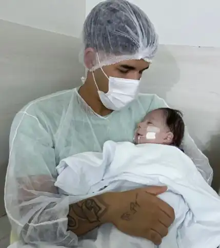 Filho do cantor Zé Vaqueiro morre aos 11 meses com síndrome rara