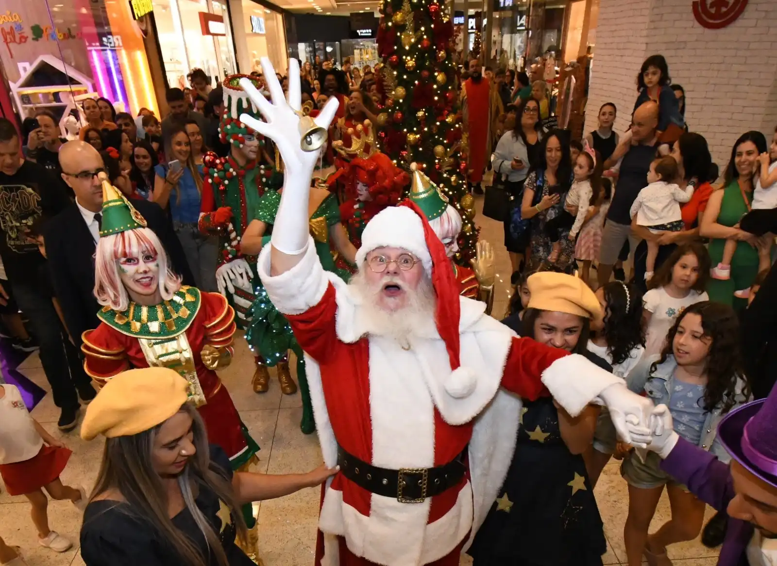 Colinas Shopping receberá o Papai Noel nesta terça (18) em São José