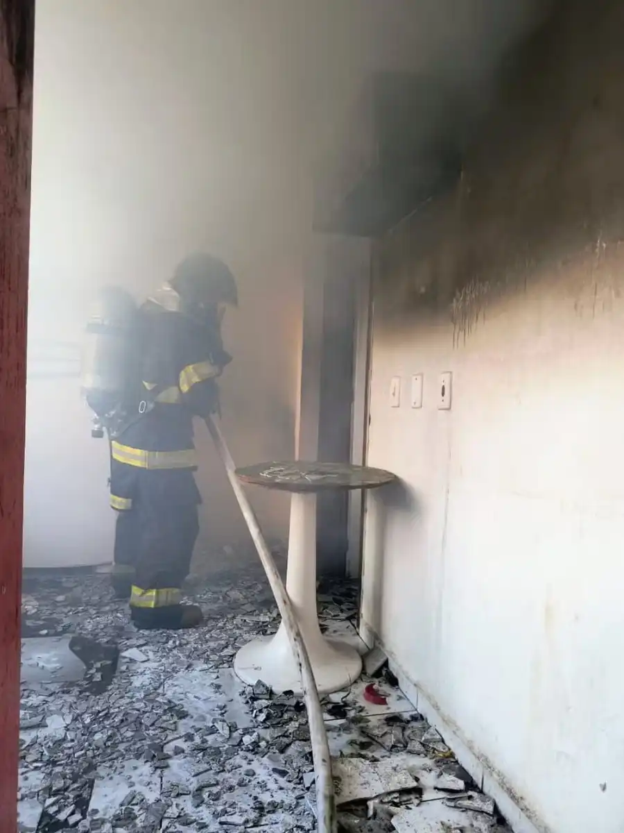 Mulher é presa após esfaquear e atear fogo no apartamento de vizinha em Ubatubba
