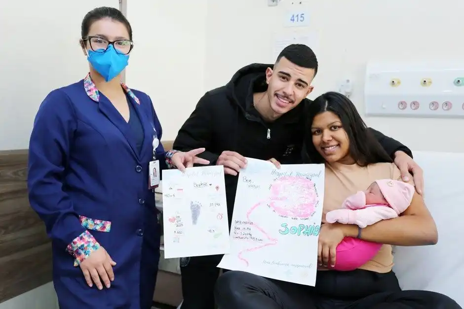 Árvore da vida: hospital de São José eterniza laço entre mães e filhos com arte