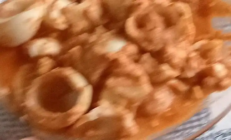 Crianças de Paraibuna estão comendo ovo na merenda após suposto superfaturamento no preço da carne