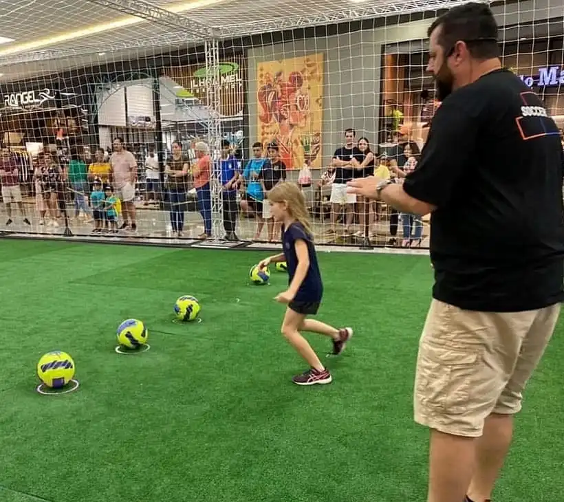 Soccer Game é opção divertida no Shopping Jardim Oriente para amantes de futebol