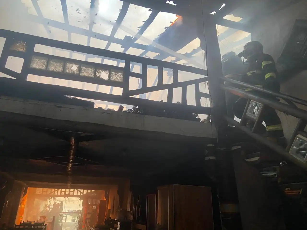 Incêndio atinge restaurante em São Sebastião 