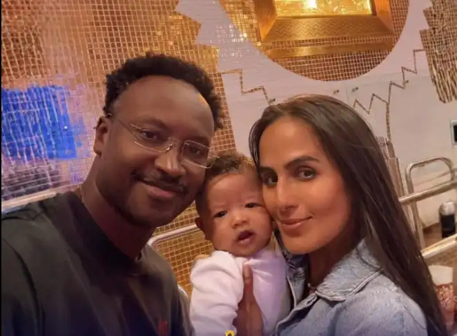 Thiaguinho visita Santuário Nacional de Aparecida com a família e emociona fiéis