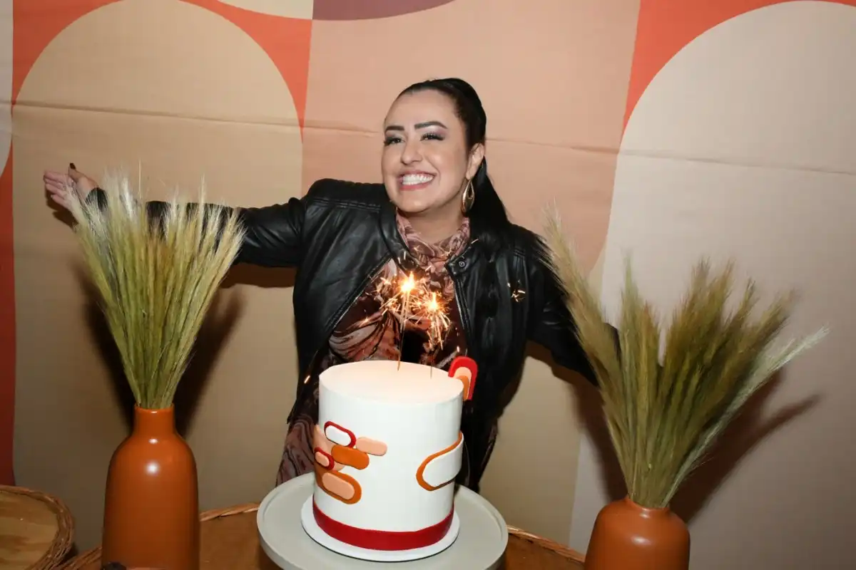 Luana Santos comemora Aniversário no Quintal de Jorge Botequim