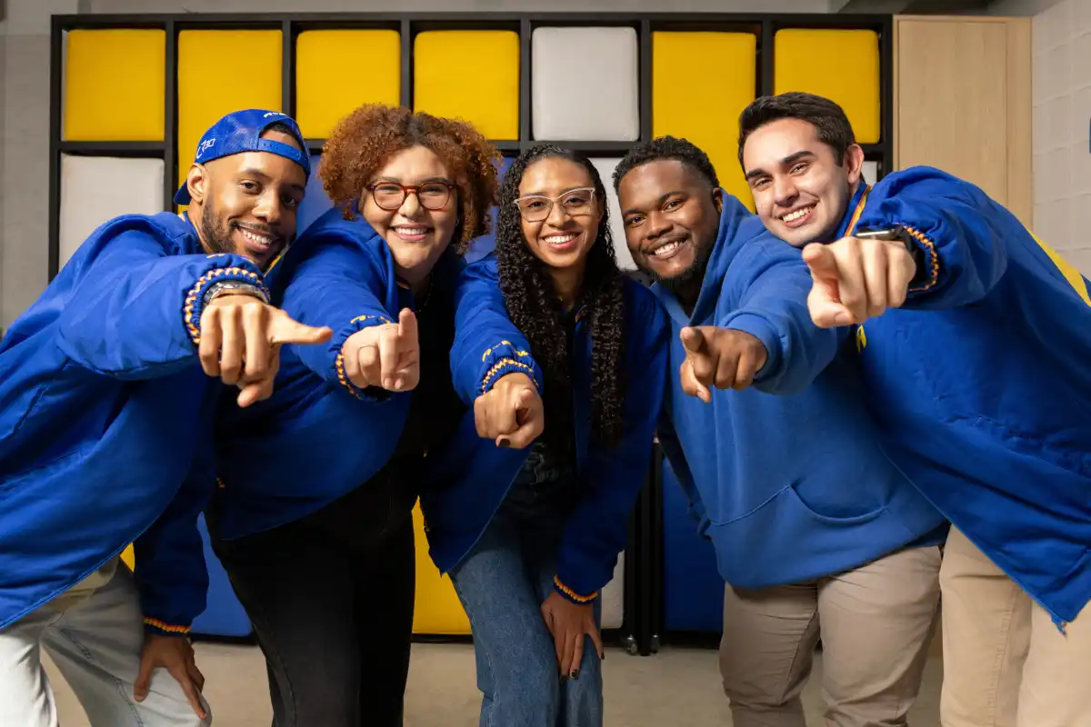 Últimos dias para se inscrever no programa de estágio da Ipiranga, que destina 50% das vagas afirmativas às pessoas pretas e pardas