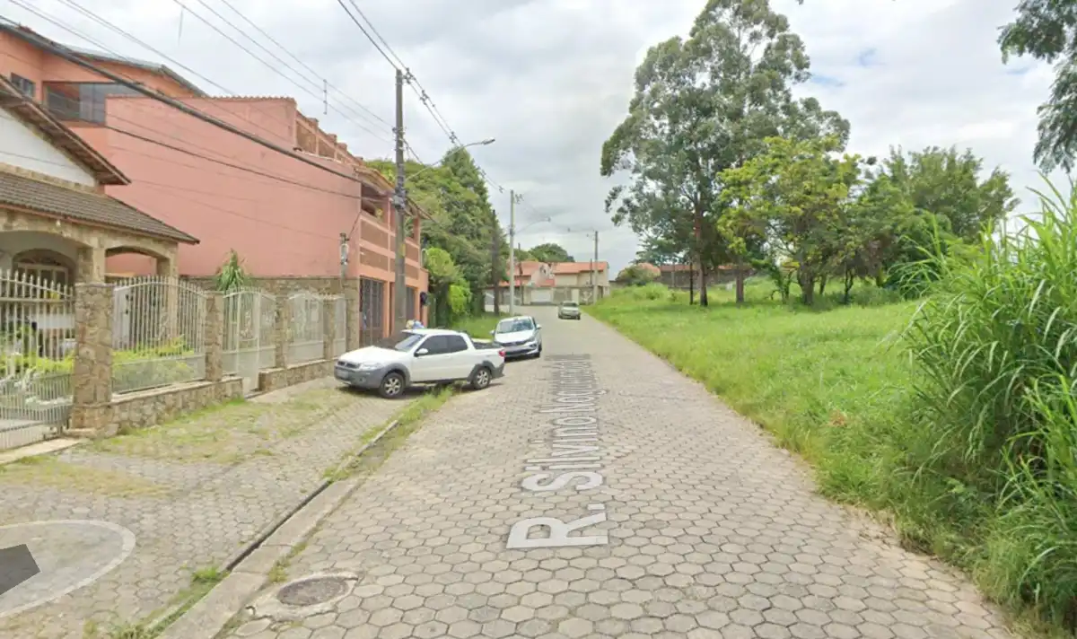 Homem é baleado na cabeça e morre dentro de carro em Cachoeira Paulista  