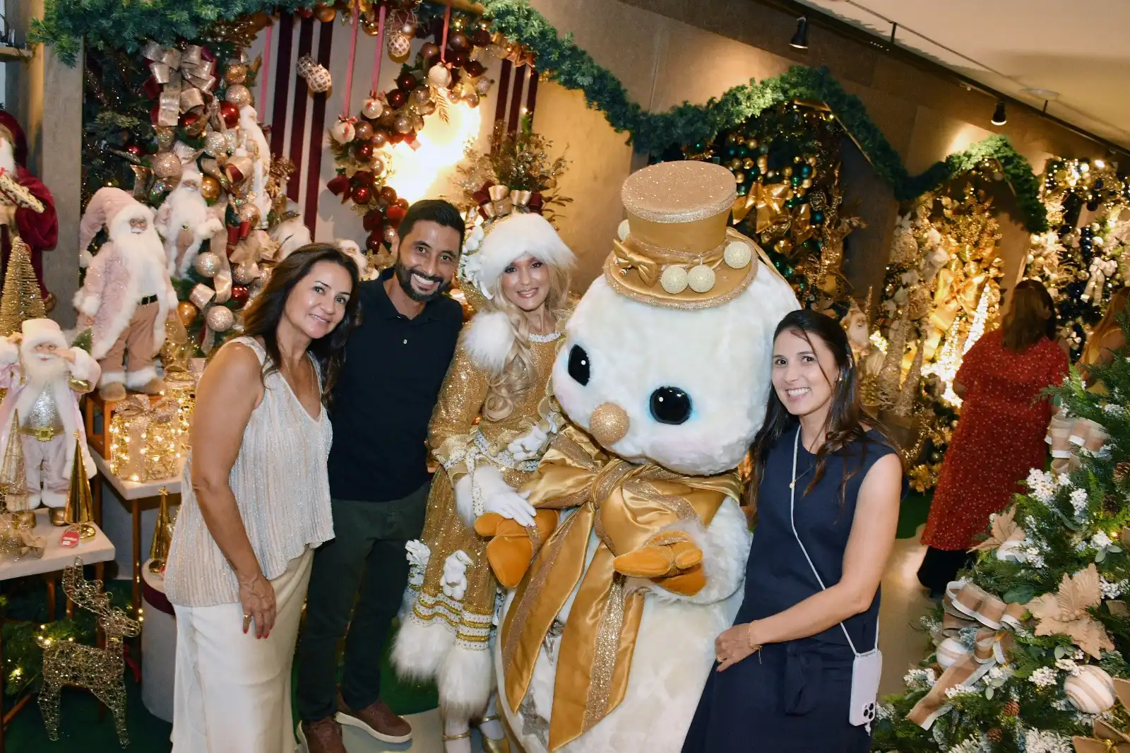 Madora Home e Madora Festas celebram a chegada do Natal com coquetel exclusivo e lançamentos assinados por Renata Muller e Elisa Moriki