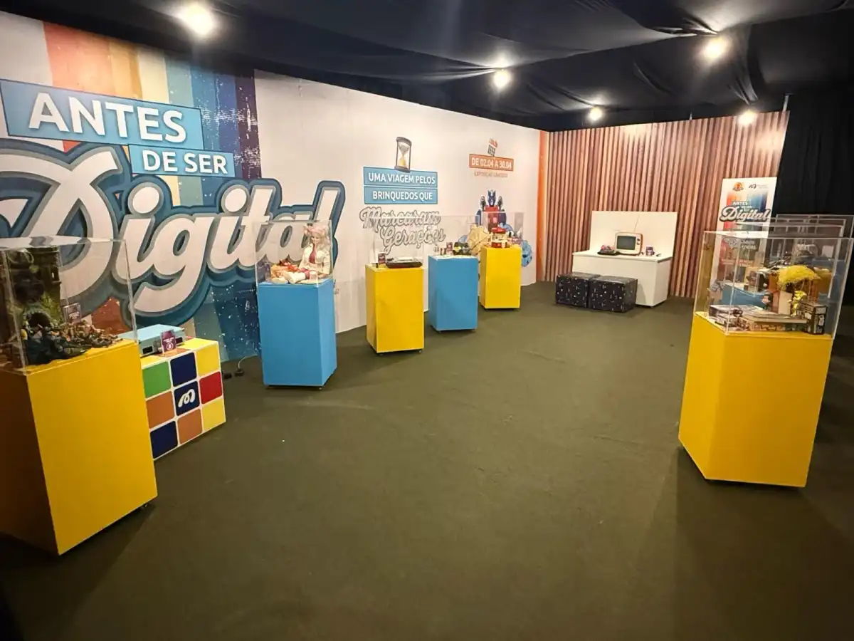 Exposição gratuita no Madrid Open Mall transporta visitantes para a infância dos anos 80 e 90