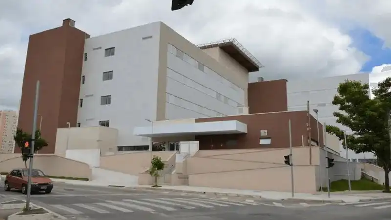 Hospital Regional abre vagas com salários de até R$ 5,3 mil