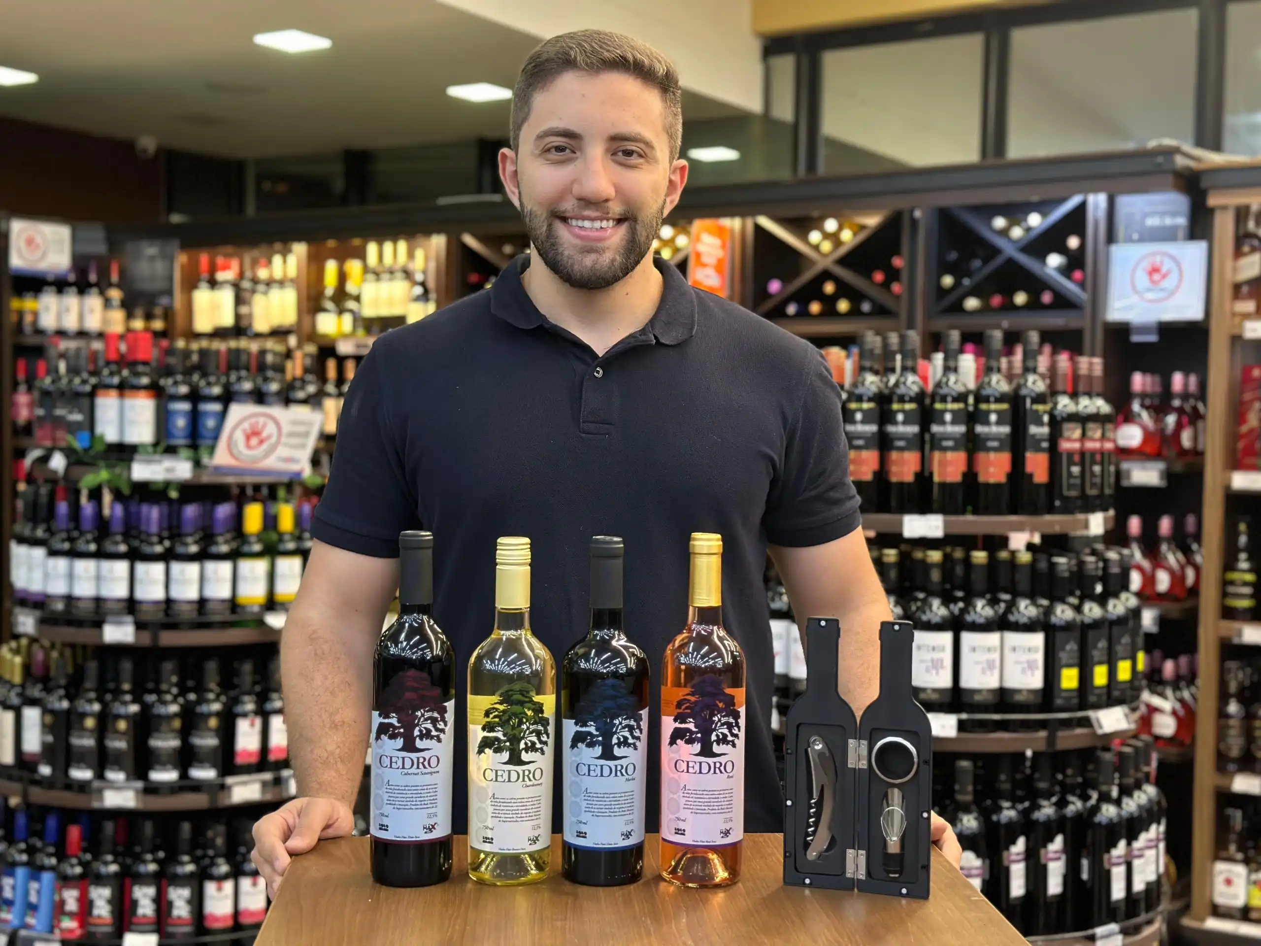 Alinhado à tendência do mercado nacional, rede de supermercados lança vinhos de marca própria 