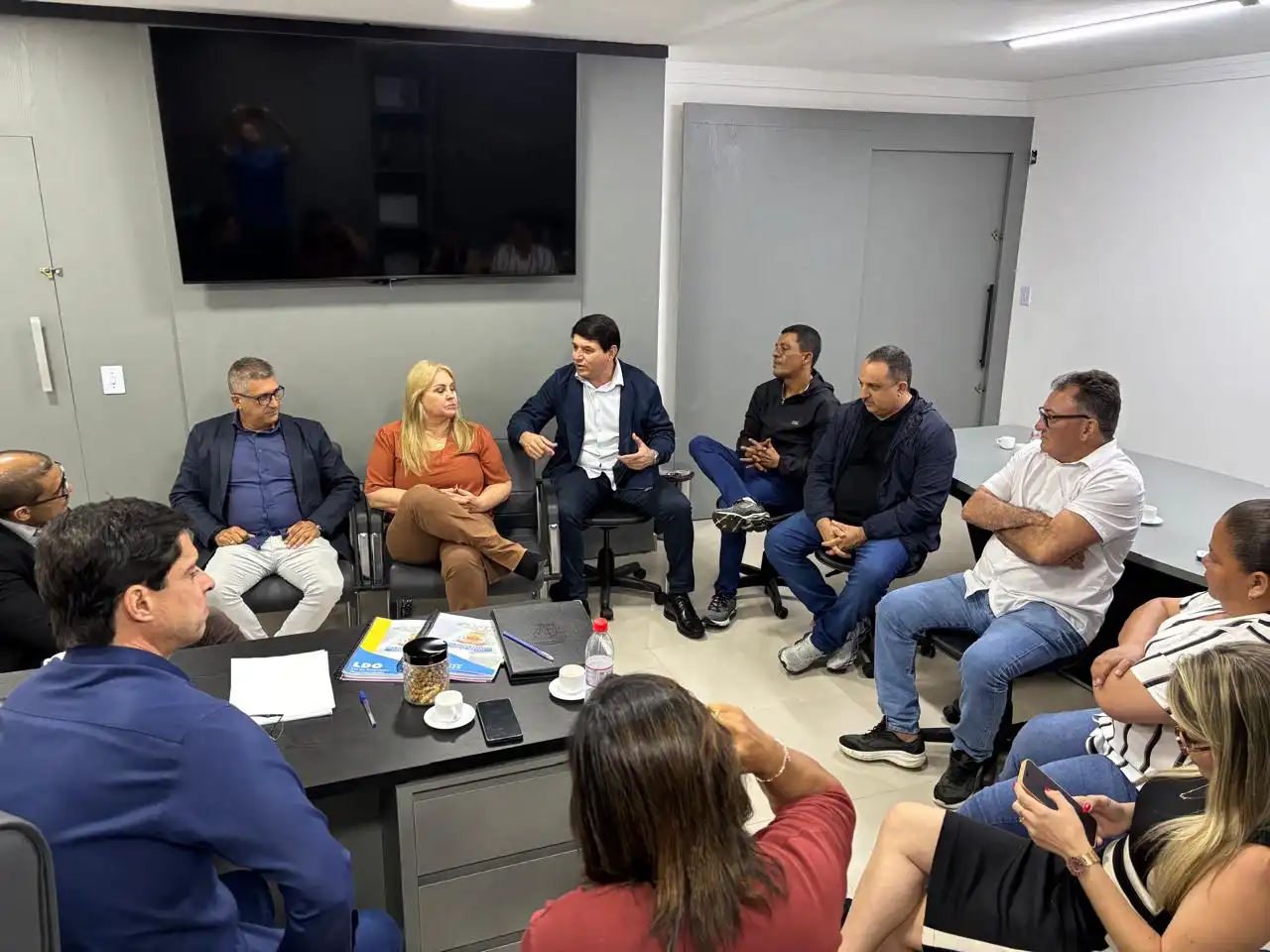 Câmara entrega Título de Cidadão Caraguatatubense a Cleber Dias da Silva