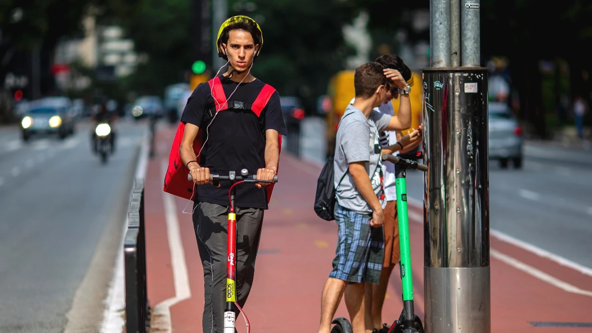 São Paulo começa a multar condutores de bikes e patinetes elétricos nesta terça- feira (13)