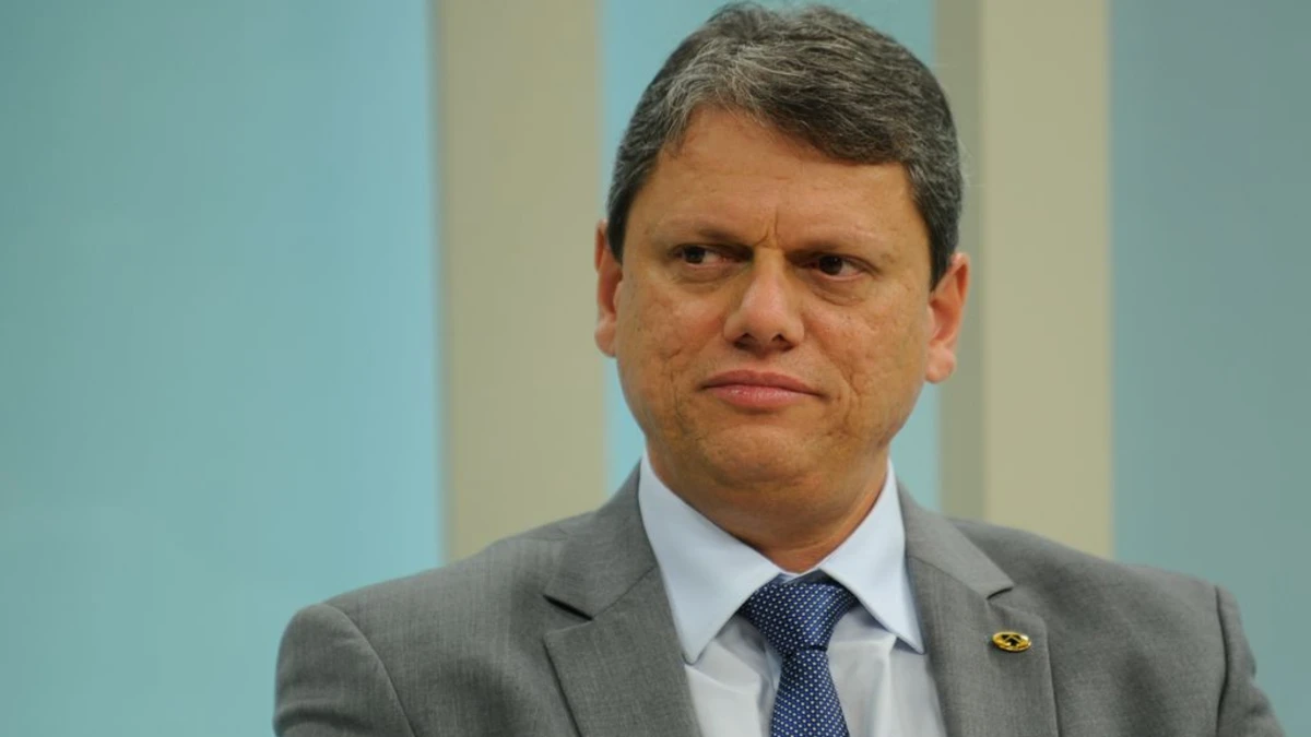 Quaest aponta eleitores de Lula que votam em Tarcísio