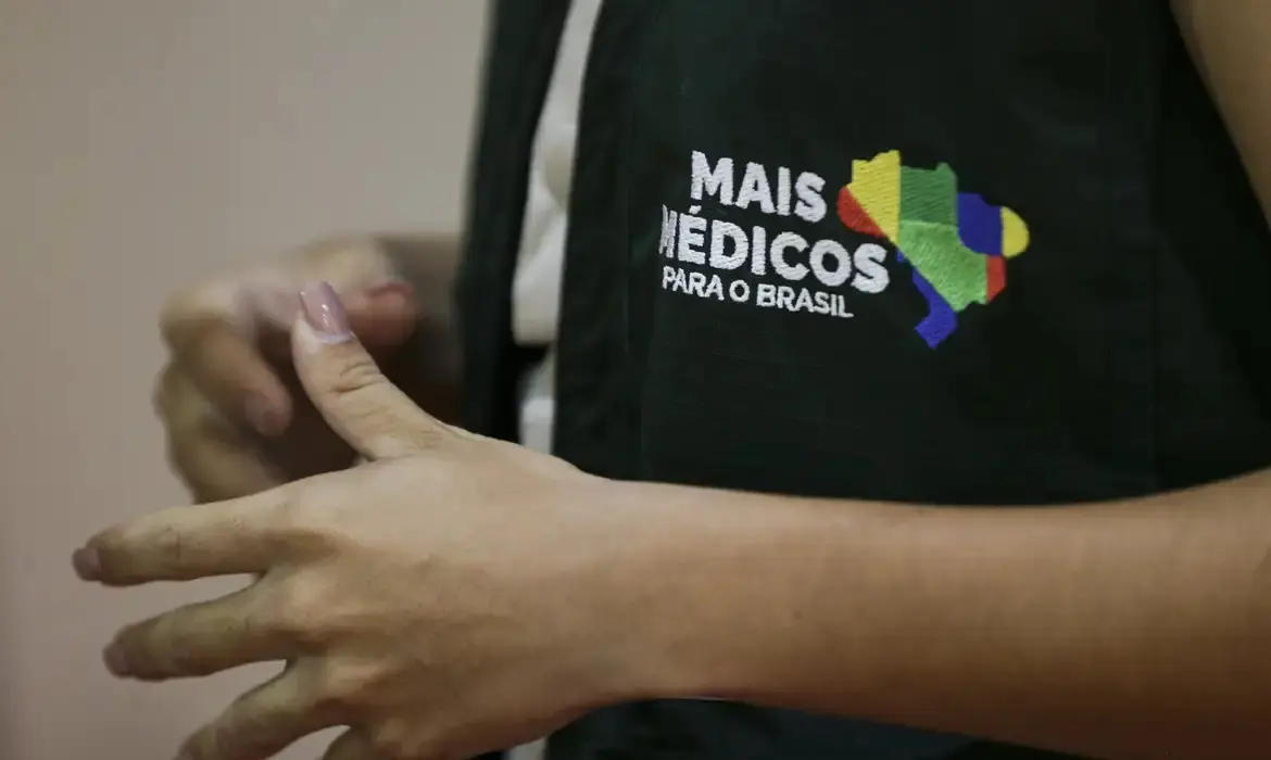 Programa "Mais Médicos" abre edital com 29 vagas no Vale do Paraíba e região