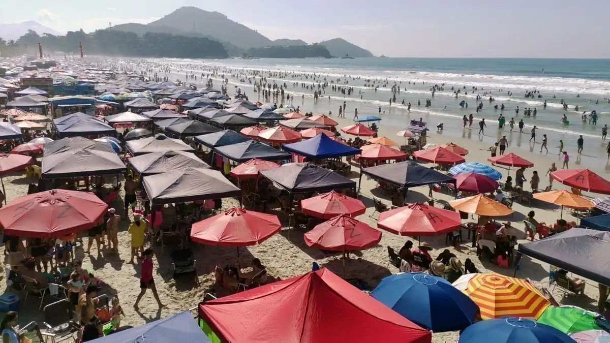 Ubatuba pode ter novas regras para o uso de tendas nas praias