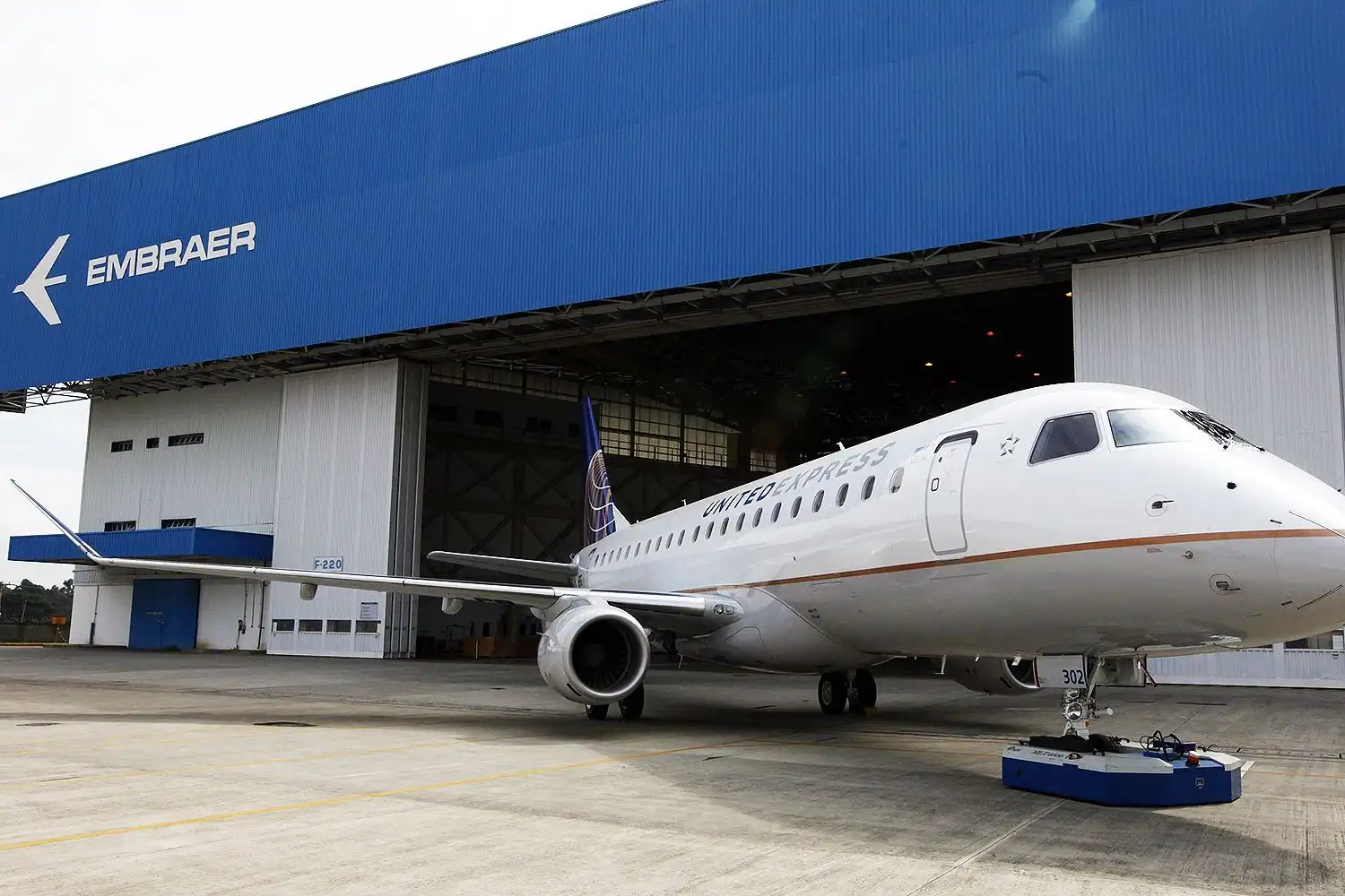 Embraer abre 49 vagas de emprego em diversas áreas