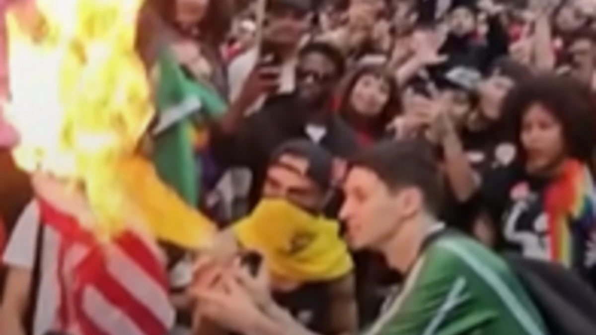 Atos pró-Lula tiveram uma nova tendência: atear fogo na bandeira dos EUA