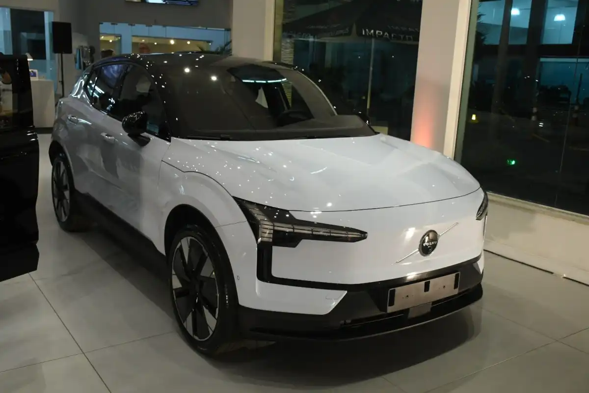 VOLVO EX30-100% elétrico é apresentado aos clientes na Volvo Faberge Vale