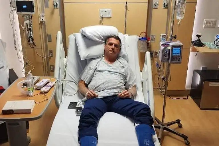 Bolsonaro tem alteração na função renal e segue internado em Brasília